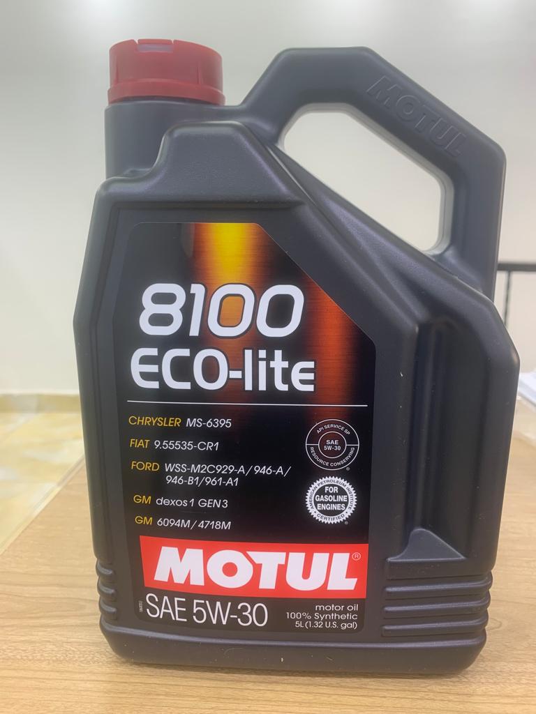 Motul Engine Oil 8100 Ecolite 5W-30 5 liters (Made in France)